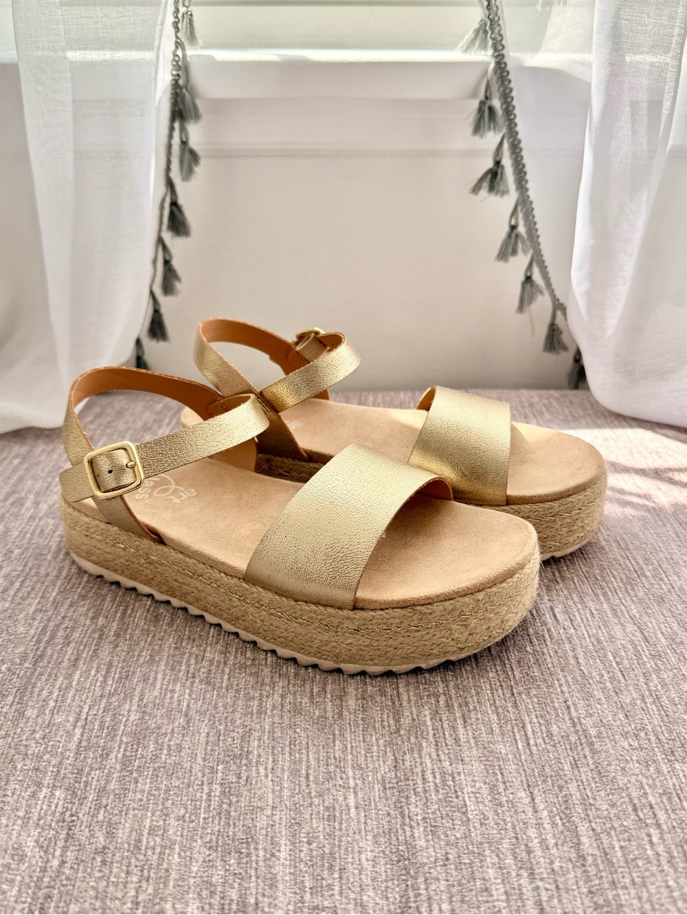 art class - Girls Gold Platform Espadrille Sandals w/ Ankle Strap Buckle -Size2
